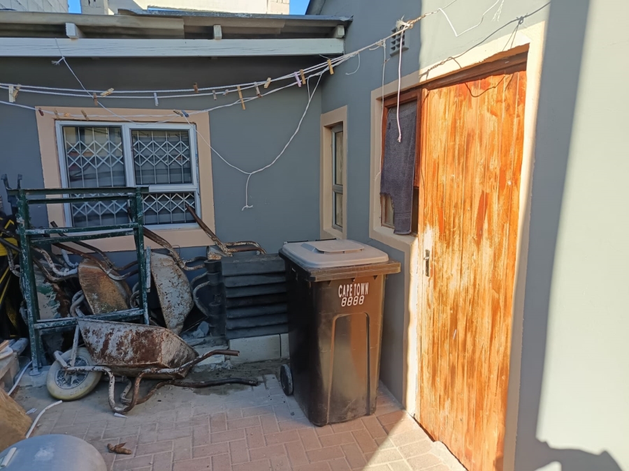3 Bedroom Property for Sale in Mandela Park Western Cape